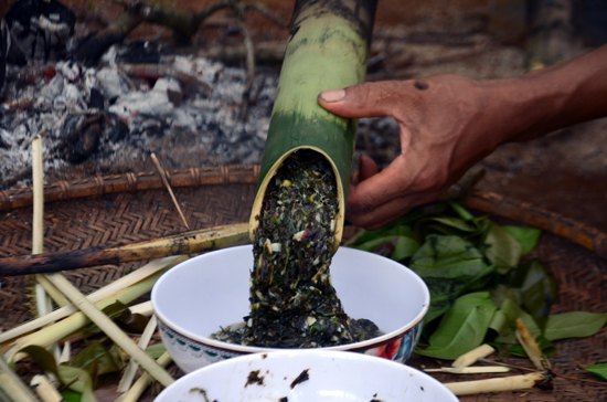 Canh thụt và đọt mây – món ăn đãi khách quý của người Tây Nguyên