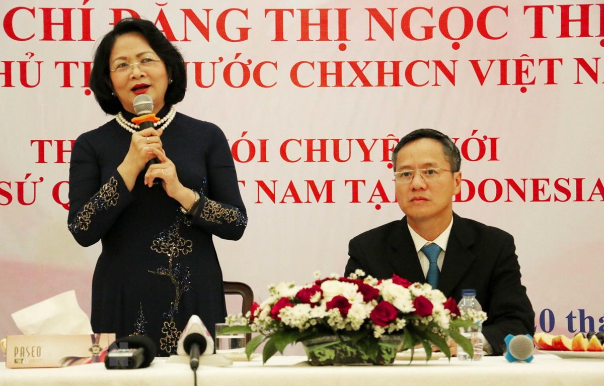 Phó Chủ tịch nước làm việc với Đại sứ quán Việt Nam ở Indonesia