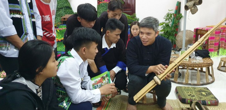 Mường Lò truyền dạy nét đẹp văn hóa của đồng bào Thái