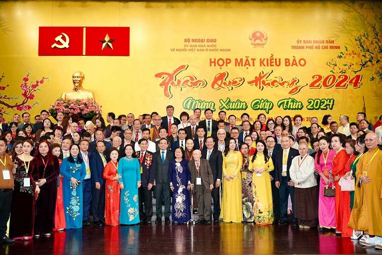 Vận động nguồn lực người Việt Nam ở nước ngoài cho sự phát triển TP. Hồ Chí Minh
