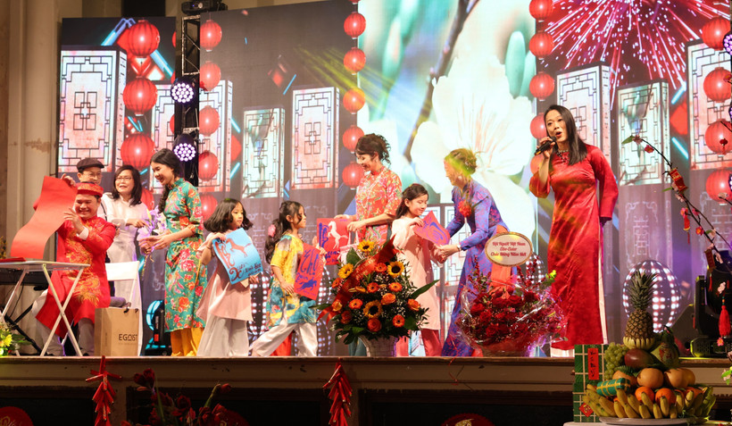 Người Việt tại Đức đón Tết Bính Ngọ 2026 đậm hương vị cổ truyền