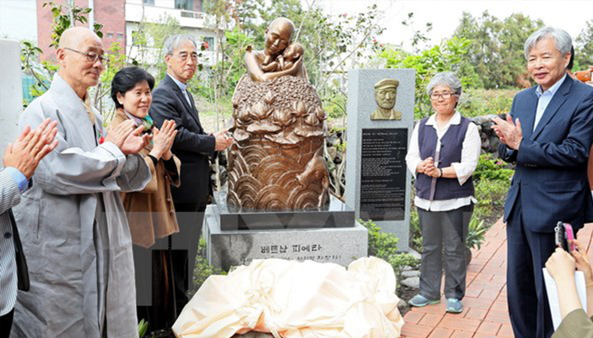 Khánh thành tượng đài “Xin lỗi Việt Nam” tại Hàn Quốc