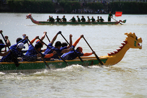 Lần đầu tiên Hà Nội tổ chức Lễ hội bơi chải thuyền rồng