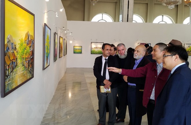 Triển lãm tranh đương đại của họa sỹ Nguyễn Minh Sơn tại Algeria