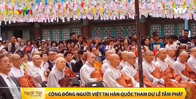 Cộng đồng người Việt tại Hàn Quốc tham gia Lễ tắm Phật