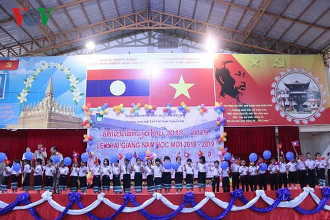 Trường song ngữ Lào - Việt Nguyễn Du khai giảng năm học mới