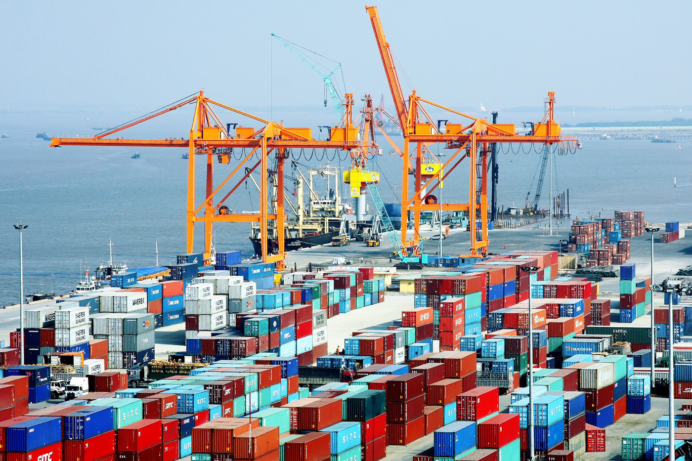 Dự báo xuất khẩu cả năm đạt gần 240 tỷ USD
