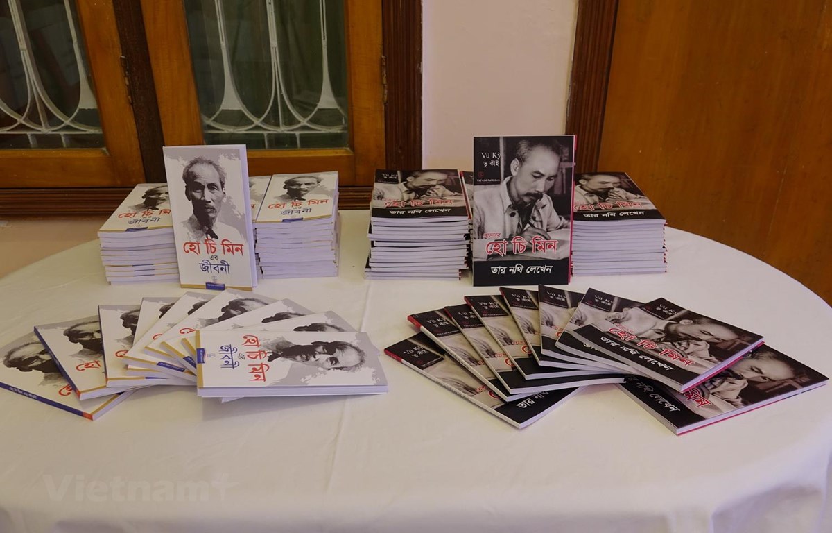 Lễ ra mắt cuốn sách 'Tiểu sử Hồ Chí Minh' bằng tiếng Bengal