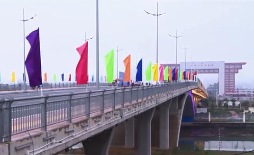 Thông quan cầu Bắc Luân II nối Việt Nam - Trung Quốc