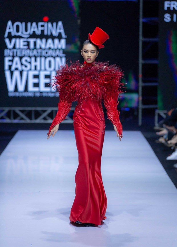 Cả Hollywood kinh điển tái hiện trên sàn diễn thời trang Việt Nam
