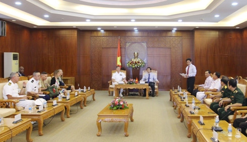 Tư lệnh Bộ Tư lệnh Ấn Độ Dương- Thái Bình Dương Hoa Kỳ thăm Khánh Hòa