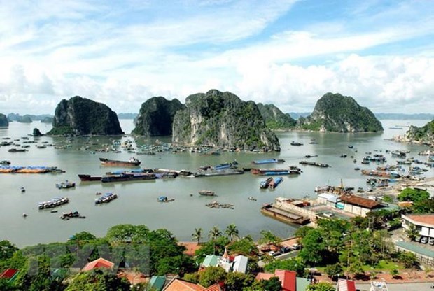 Trưng bày 100 bức ảnh về di sản Vịnh Hạ Long xưa và nay