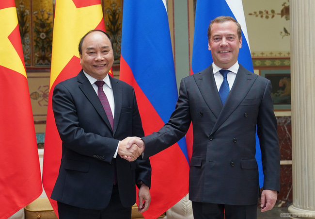 Thủ tướng Nguyễn Xuân Phúc hội đàm với Thủ tướng Nga Dmitry Medvedev