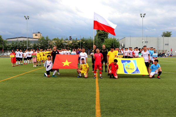 Khai mạc giải bóng đá cộng đồng hè 2019 tại Ba Lan