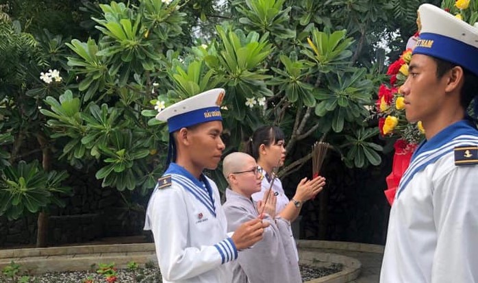 Hội Phật tử Việt Nam tại Hàn Quốc thăm và tặng quà huyện đảo Trường Sa