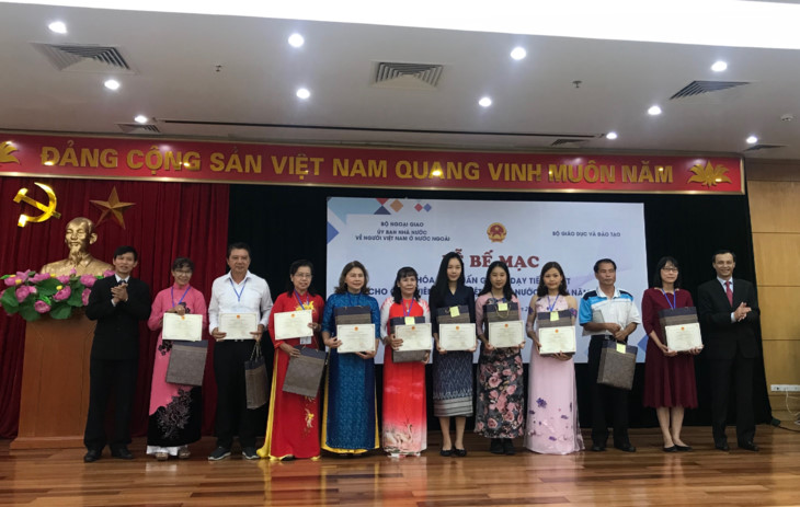Bế mạc Khóa tập huấn phương pháp giảng dạy tiếng Việt dành cho giáo viên kiều bào