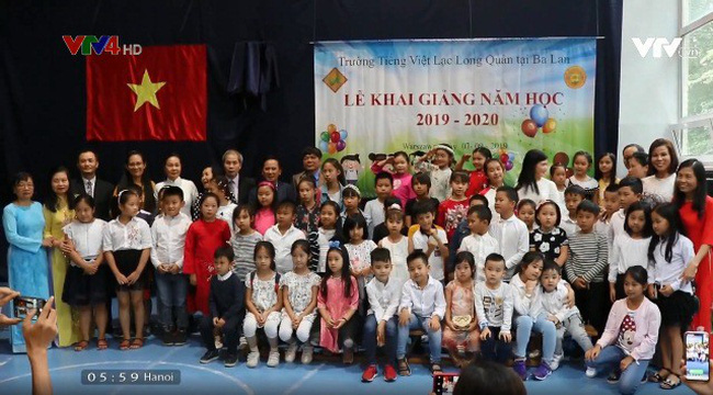 Trường tiếng Việt Lạc Long Quân (Ba Lan) khai giảng năm học mới