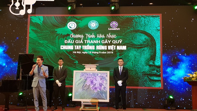 Đấu giá hơn 100 bức tranh ủng hộ quỹ 'Chung tay trồng rừng Việt Nam'