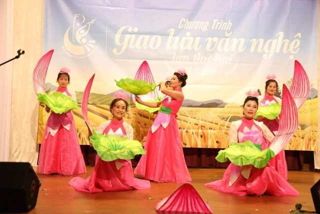 Giao lưu văn nghệ cộng đồng tại Cộng hòa Liên bang Đức - tự hào âm nhạc truyền thống Việt Nam