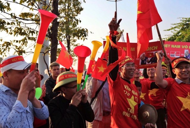 Người hâm mộ Thủ đô chào đón những 'người hùng bóng đá Việt Nam'