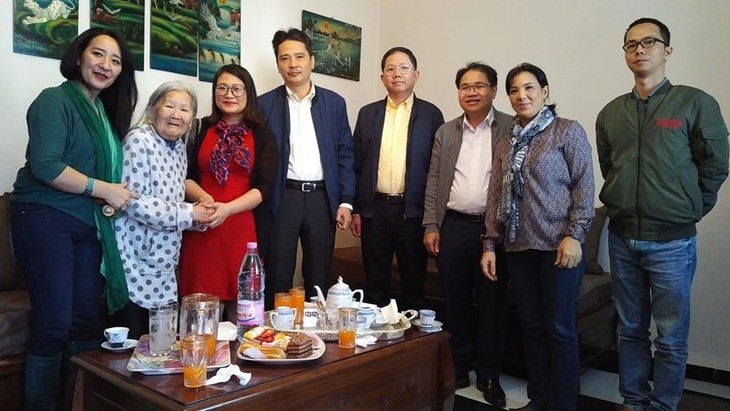 Đại sứ quán Việt Nam thăm hỏi cộng đồng người Việt tại Alger
