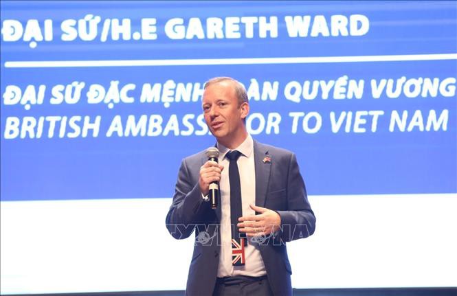 Đại sứ Anh tại Việt Nam khuyên công dân nước này tuân thủ quy định phòng chống dịch COVID-19