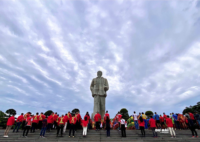 Giải đua xe đạp lớn nhất Việt Nam chào mừng 130 năm sinh nhật Bác Hồ