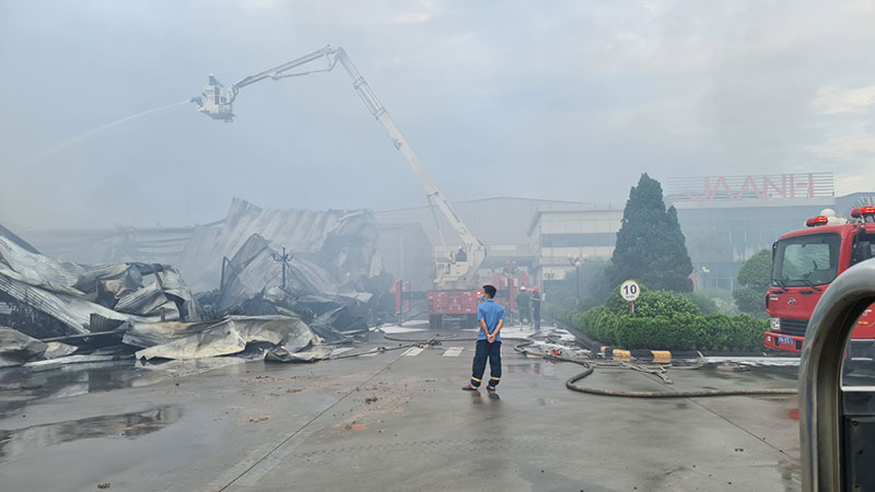 Cháy lớn tại Công ty JAANH Vina tại Bắc Ninh