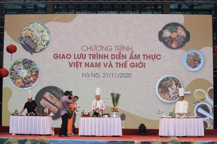 Giao lưu và trình diễn ẩm thực Việt Nam và thế giới