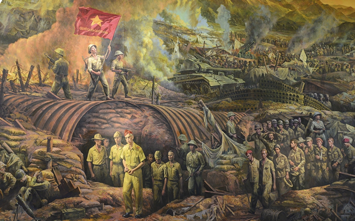 Hoàn thành bức tranh tường Chiến thắng Điện Biên Phủ
