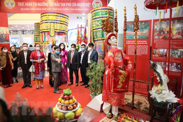 Xúc tiến thành lập nhiều trung tâm văn hóa Việt Nam trên thế giới