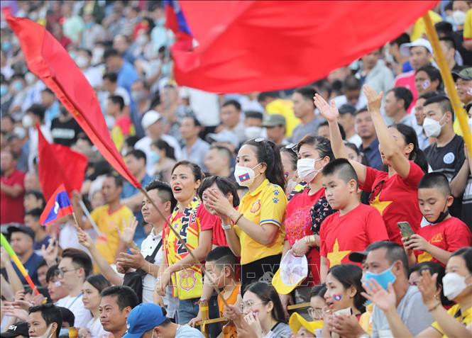 Dư luận khu vực ấn tượng về không khí bóng đá tại sân Thiên Trường, Nam Định