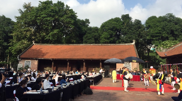 Hơn 100 thí sinh thi tài viết Danh ngôn của Chủ tịch Hồ Chí Minh trên thư pháp Hàn Quốc