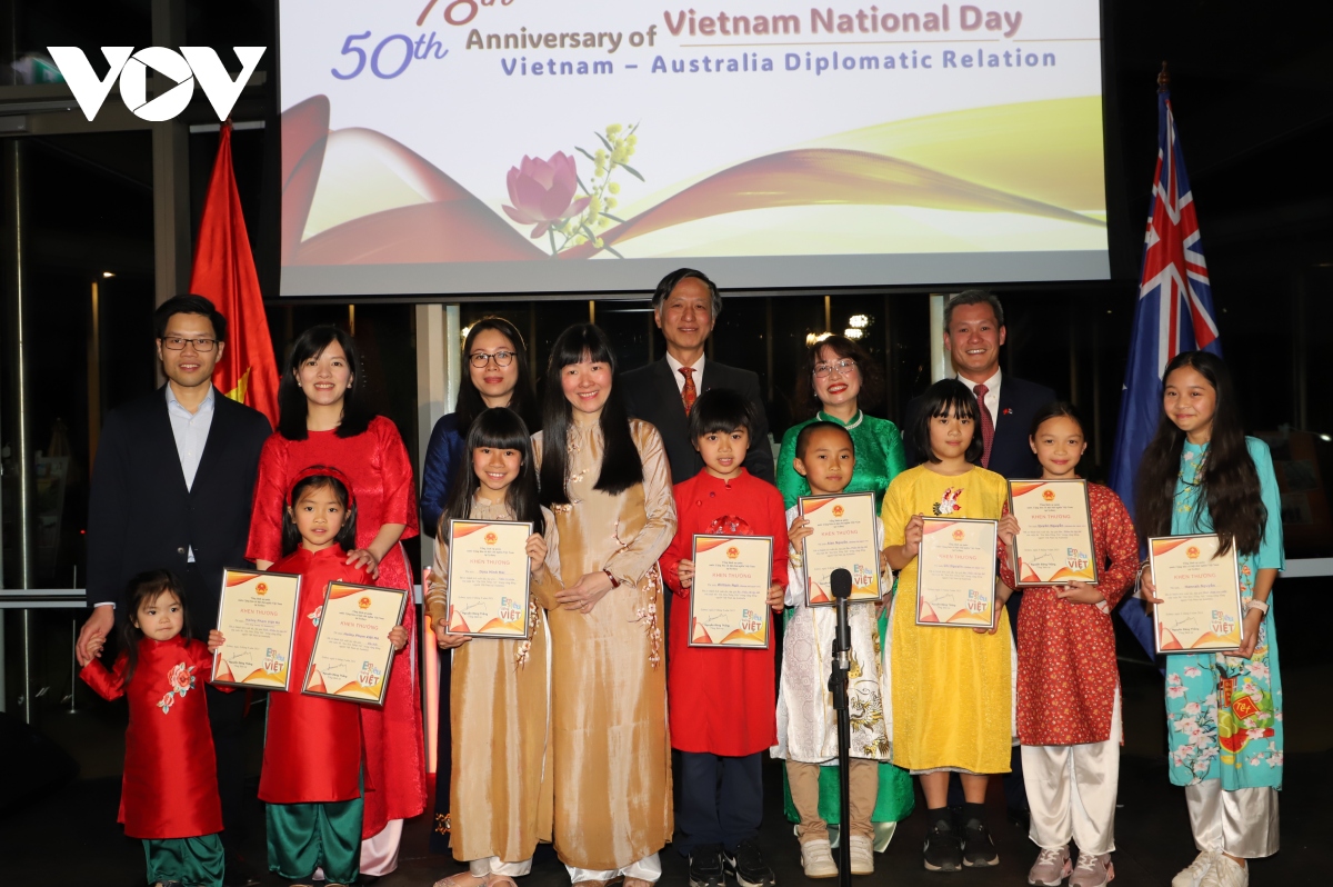 Gieo mầm tình yêu tiếng Việt trong cộng đồng người Việt tại Australia