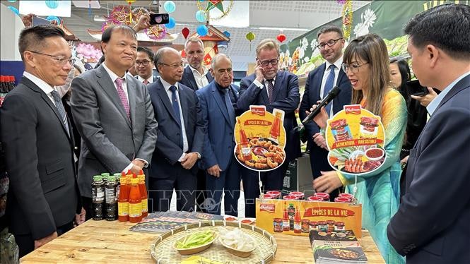 Khai mạc Tuần lễ Hàng Việt Nam tại hệ thống siêu thị Système U của Pháp