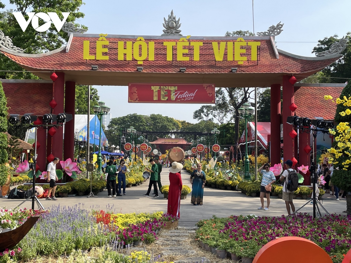 Lễ hội Tết Việt của TP.HCM tái hiện nhiều phong tục cổ truyền ngày Tết