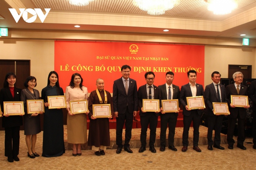 Đại sứ quán Việt Nam tại Nhật Bản khen thưởng các tập thể, cá nhân xuất sắc vì cộng đồng