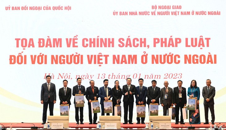  Đồng hành, lắng nghe và gắn kết kiều bào ở nước ngoài với khát vọng đưa quê hương bước vào kỷ nguyên vươn mình