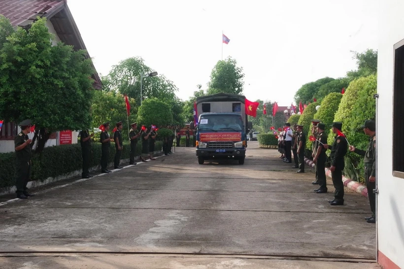 Truy điệu, hồi hương hài cốt liệt sỹ quân tình nguyện Việt Nam hy sinh ở Lào