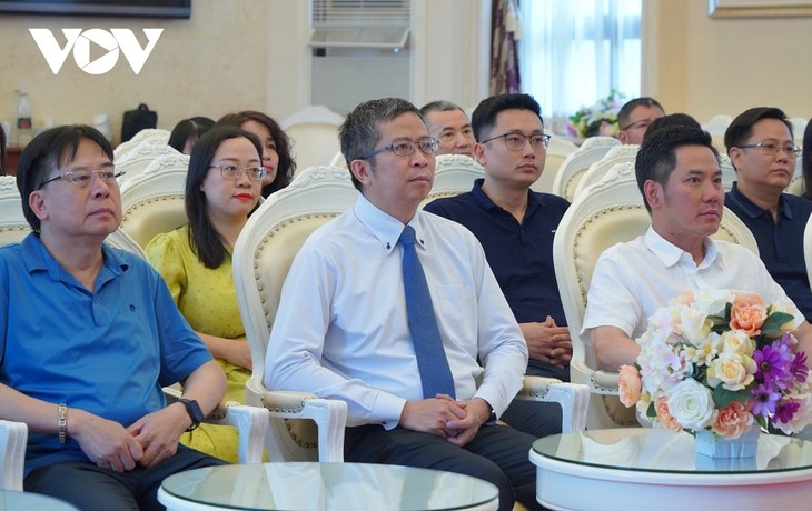 Cộng đồng người Việt Nam tại Trung Quốc quan tâm theo dõi sự kiện sáp nhập đơn vị hành chính ở Việt Nam