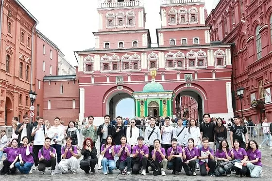 Thanh niên Việt Nam tại Nga với hành trình 'Theo dấu chân Bác'