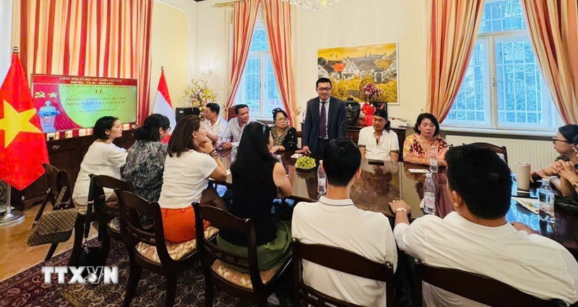 Lễ thành lập và ra mắt Ban liên lạc cộng đồng người Việt Nam tại Áo