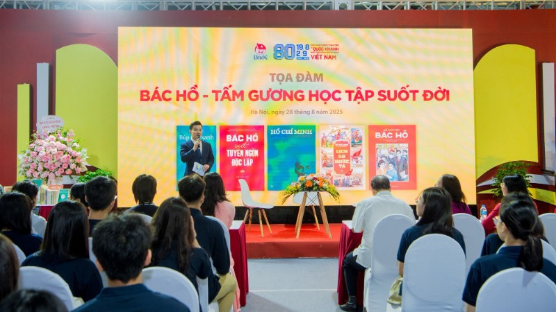  Tọa đàm: 'Bác Hồ - Tấm gương học tập suốt đời'