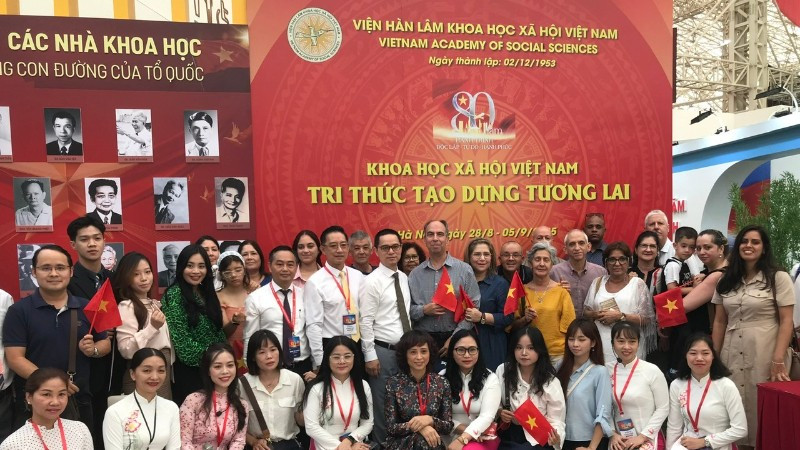 Đại sứ Cuba ấn tượng với Triển lãm 80 năm Hành trình Độc lập-Tự do-Hạnh phúc