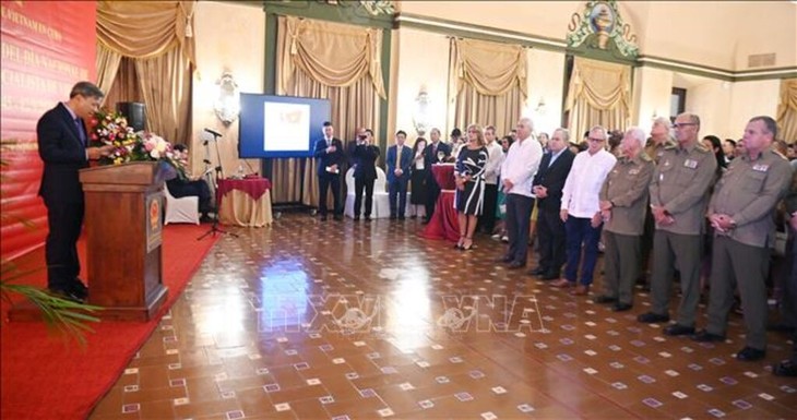 Giới thiệu với bạn bè Cuba về hành trình hình thành, xây dựng, bảo vệ và phát triển Việt Nam