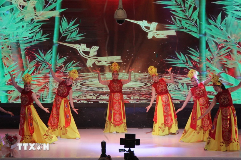 'Hương sắc Việt Nam': Bản hòa ca tôn vinh phụ nữ Việt Nam trên đất Séc