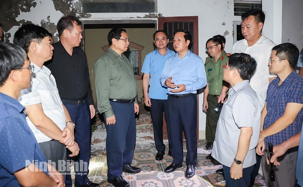 Thủ tướng kiểm tra, chỉ đạo công tác khắc phục hậu quả bão tại Ninh Bình