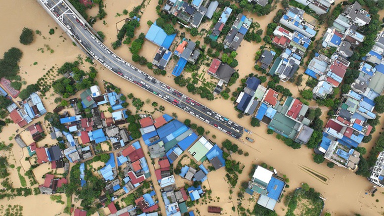 Việt kiều Ba Lan quyên góp đợt đầu được gần 1 tỉ đồng ủng hộ đồng bào trong nước bị ảnh hưởng do bão lũ