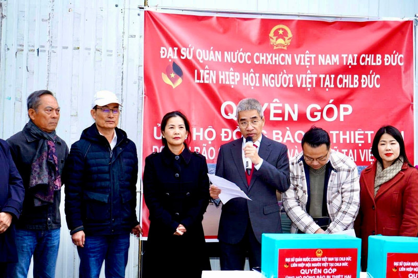 Kiều bào tại Đức ủng hộ đồng bào bão lũ trong nước hơn 3,7 tỷ đồng