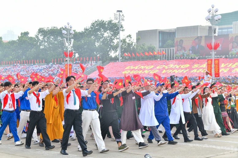 PHÁT HUY SỨC MẠNH ĐẠI ĐOÀN KẾT TOÀN DÂN TỘC ĐỂ PHÁT TRIỂN ĐẤT NƯỚC